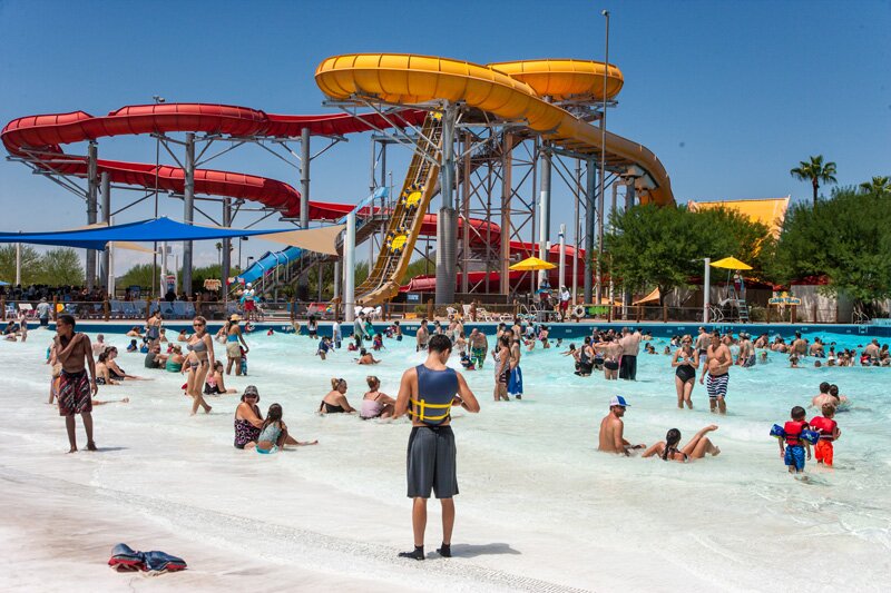 mammoth bay at wet 'n' wild